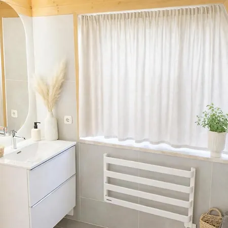 Prázdninový dům Komfortabeles-finnhuetten-ferienhaus-im-fischerdorf-freest Kröslin