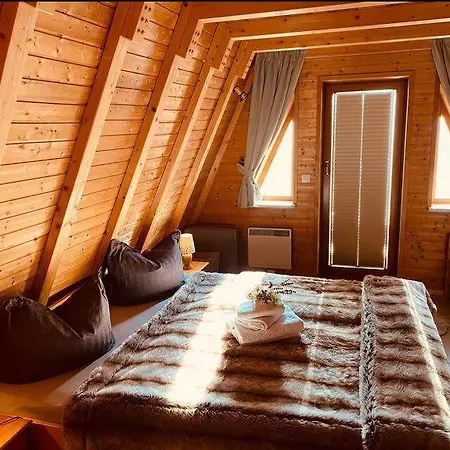 Komfortabeles-finnhuetten-ferienhaus-im-fischerdorf-freest *